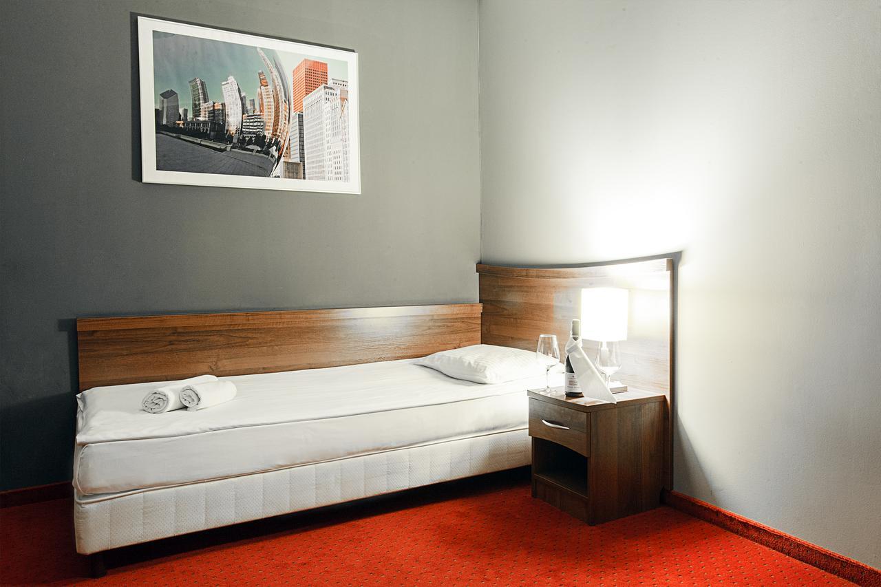 M Hotel Lodz  Luaran gambar