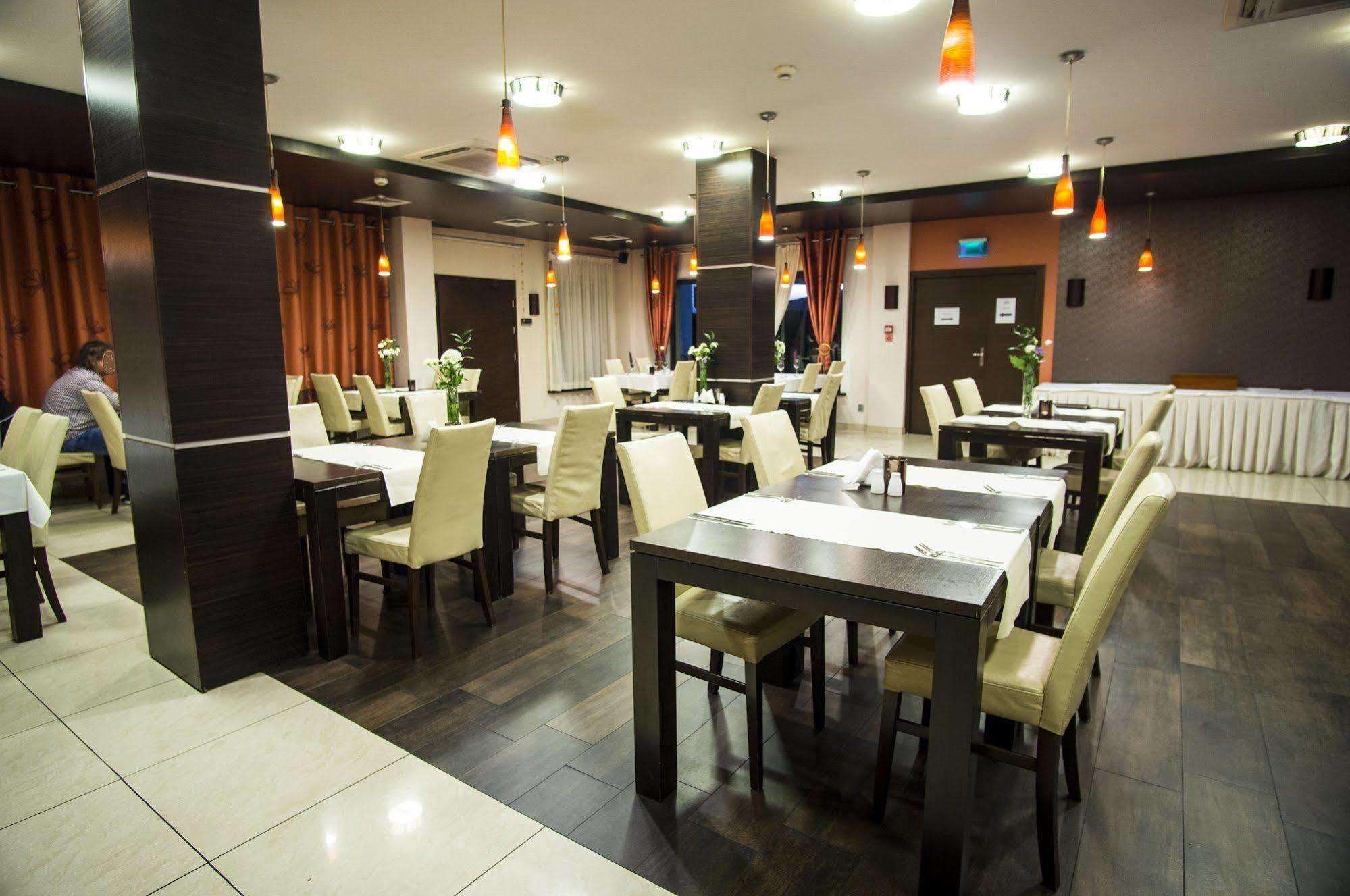 M Hotel Lodz  Luaran gambar