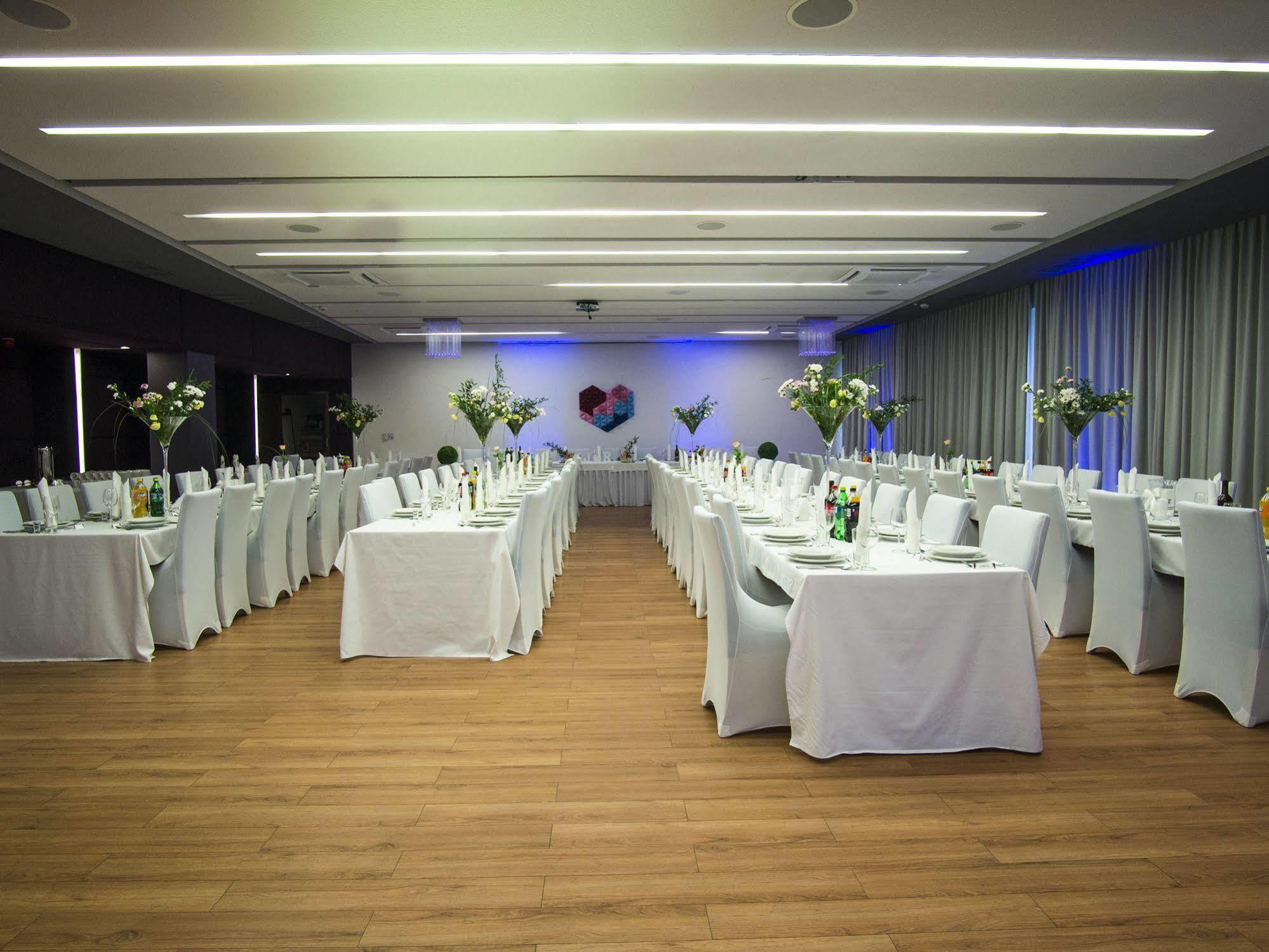 M Hotel Lodz  Luaran gambar