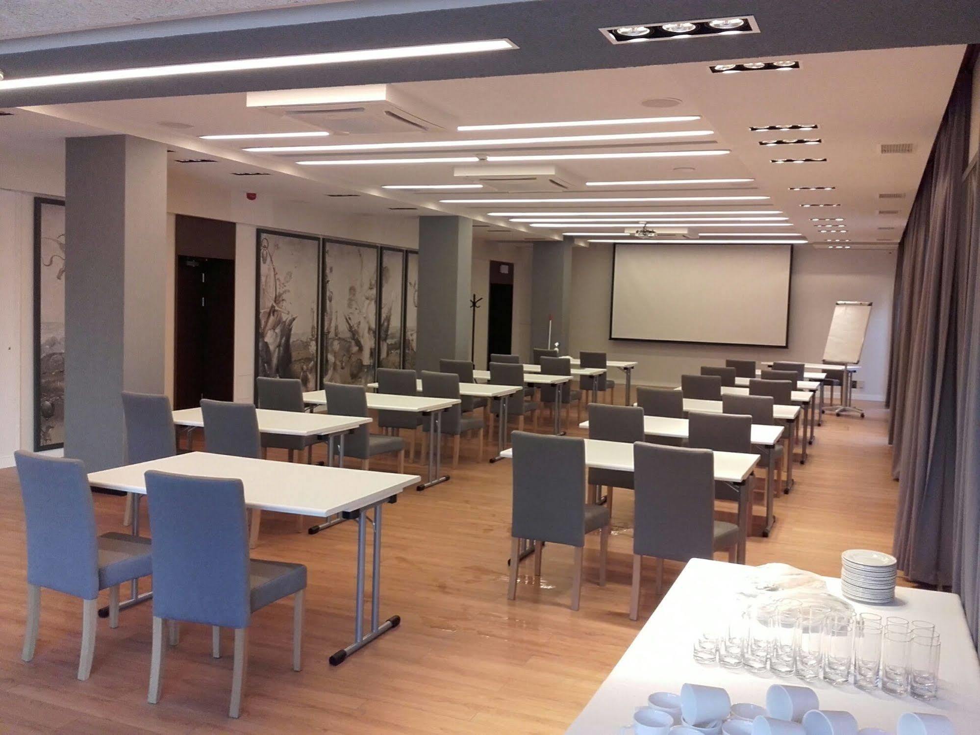 M Hotel Lodz  Luaran gambar