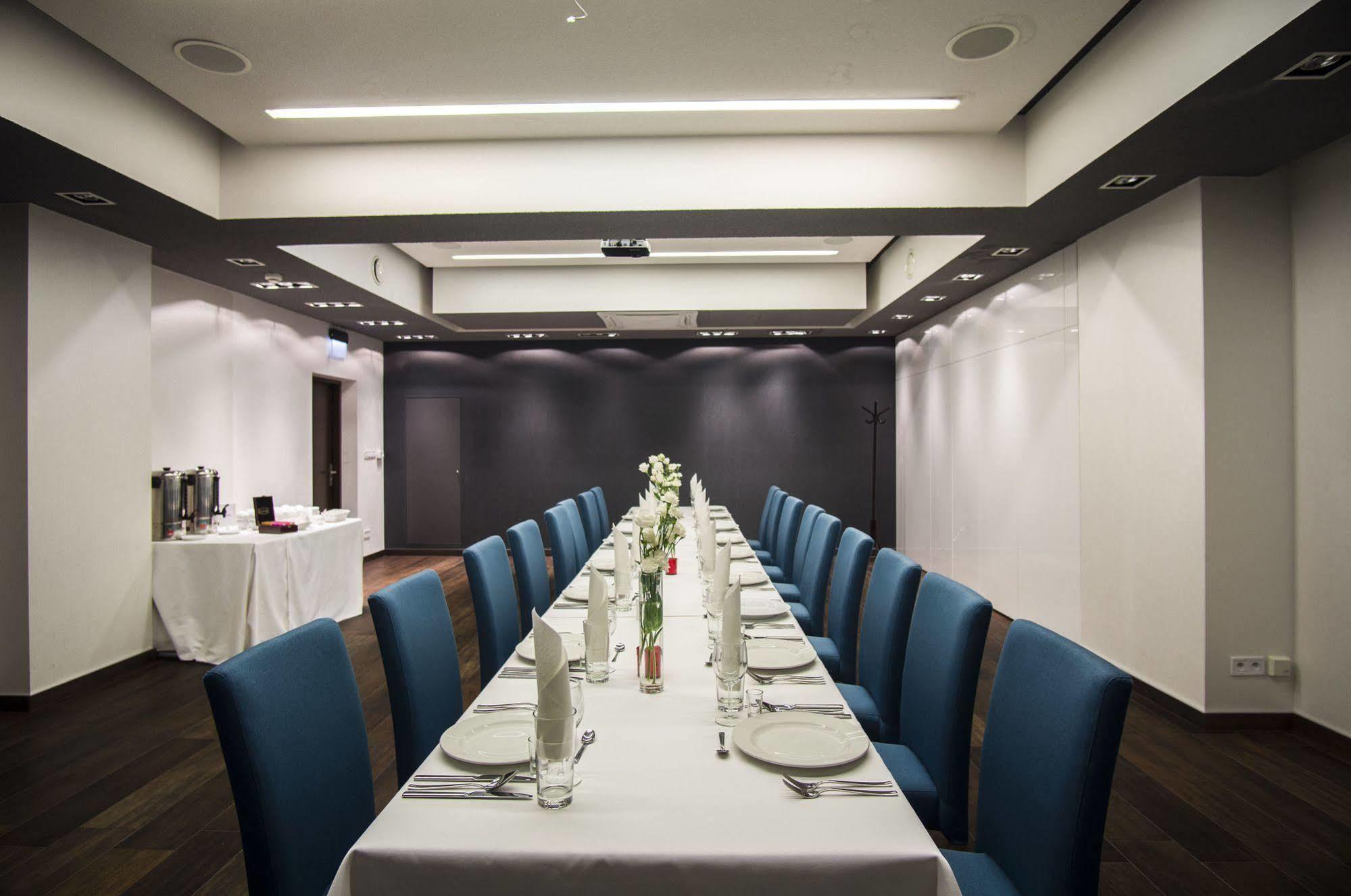 M Hotel Lodz  Luaran gambar